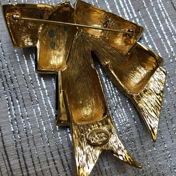 Joan Rivers Bow Brooch - Picture 5 of 6